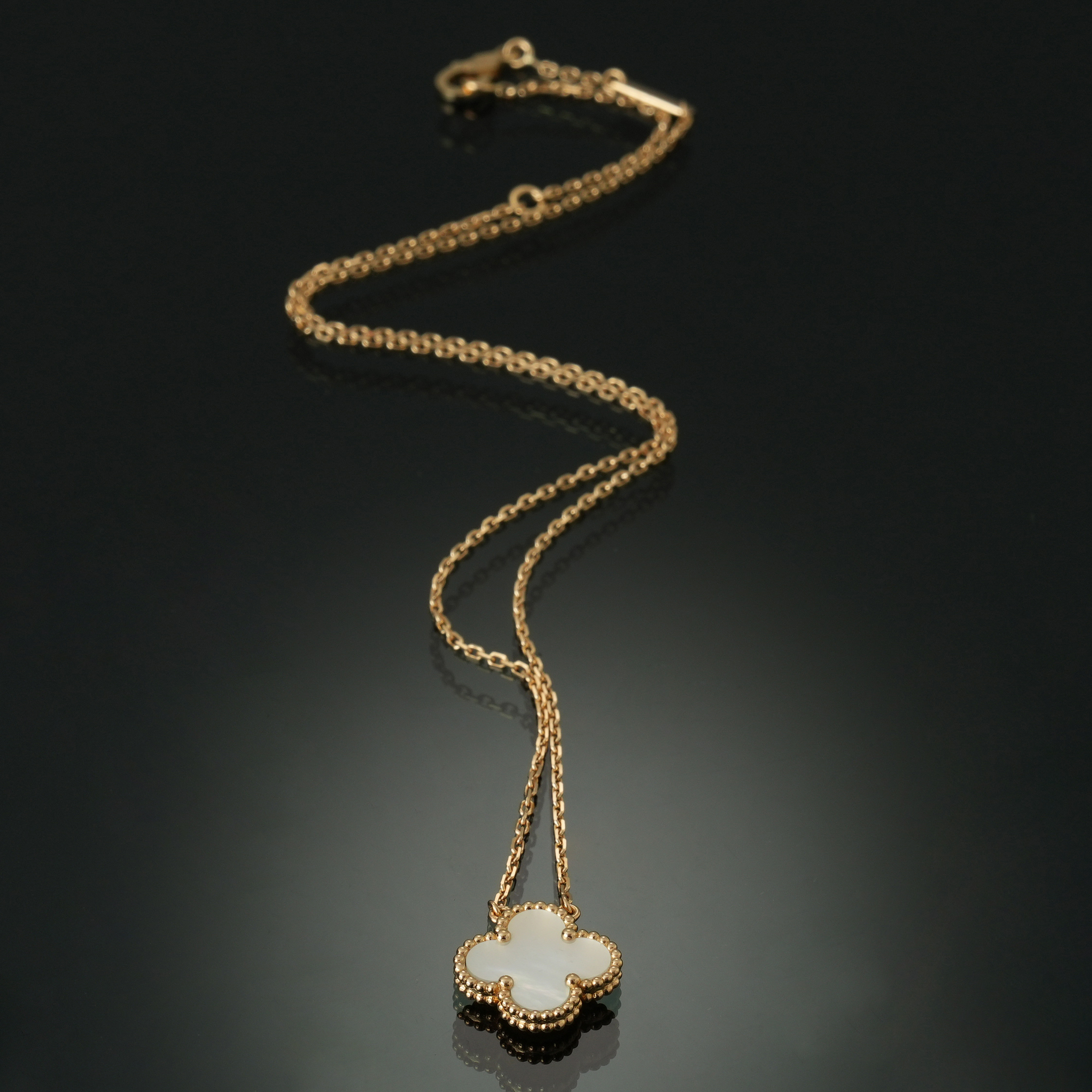 Van Cleef & Arpels(USED)반클리프앤아펠 알함브라 마더오브펄 네크리스